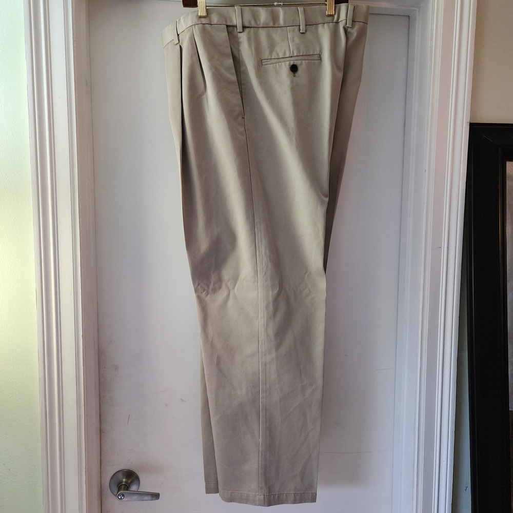 HAGGAR Men's No Iron Khaki Classic Fit Pleated A21 Pants 36W X 31L